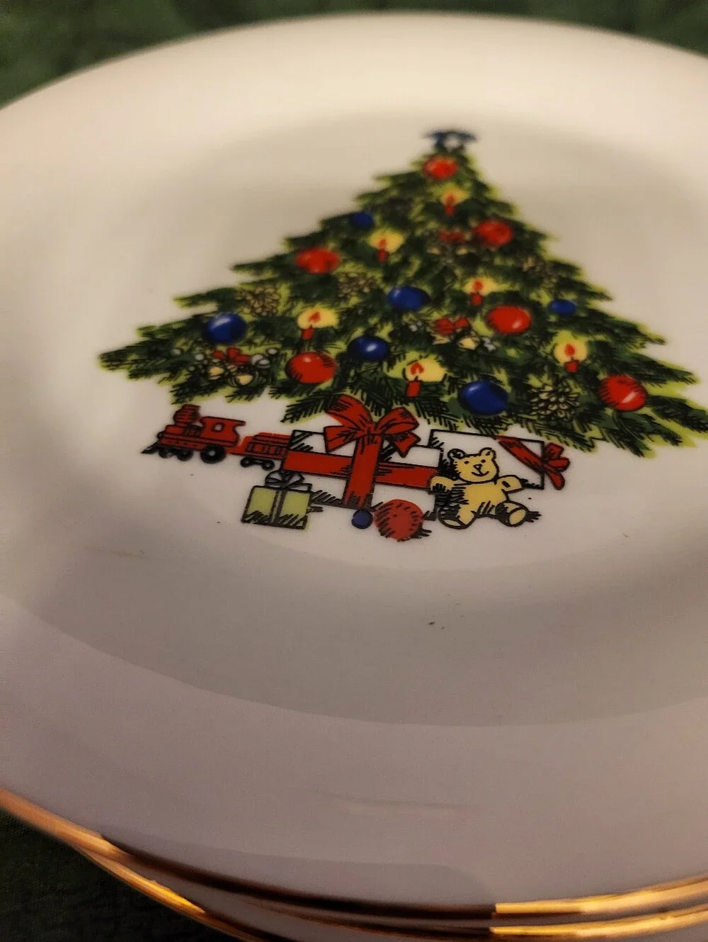 Seagull Fine Porcelain Set Of 8 White Christmas Tree Dinner Plates